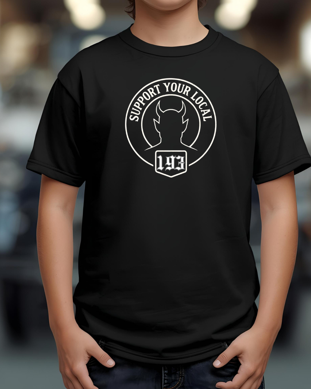 T-shirt jeune découpé